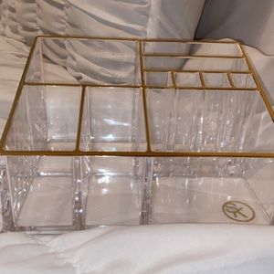 Makeup holder for vanity/table